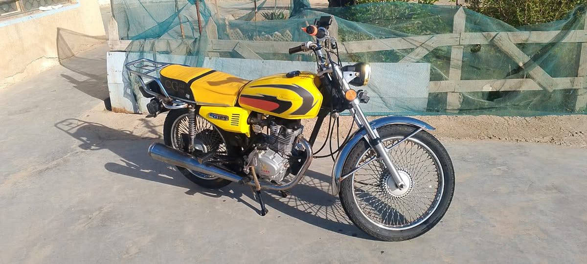 السلام عليكم دراجه تايكر المكينه نضيفه موديل 2021 اوراق موجوده السعر 500وبيها مجال قليل المكان بغداد سبع قصور 
*********** بي واتساب
