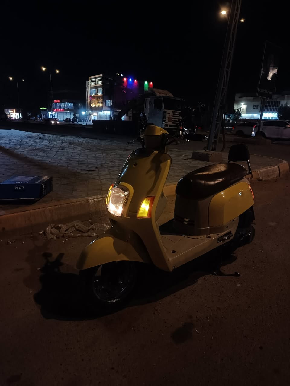 السلام عليكم دراجه ماكس بوليس مفتوحه بس ولفات دراجه نضيفه وباقي التفاصيل ول سعر ***********
