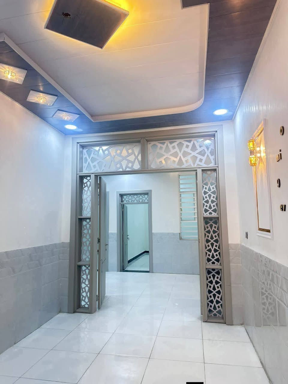 110 متر مربعه غرفتين للبيع طابو زراعي سند 25 قرار محكمه
موقع مميز عنوان البيت نجف مقابل ملحق قرية الغدير
قريب من الشارع العام بالخط الاول 
بسعر 45 وبي مجال
للاستفسار اتصل على ***********أو مراسله واتساب
