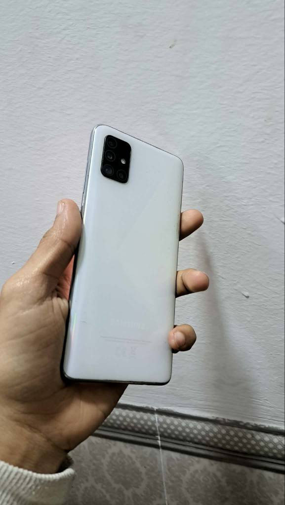 سعر 100 الف
سامسونج A51 
ذاكرة 128 رام 8+8 
ببجي 60 فريم + بصمة بل شاشة
عيبة بي فطر مثل الشعراية متبين
تواصل *********** كربلاء, العراق
