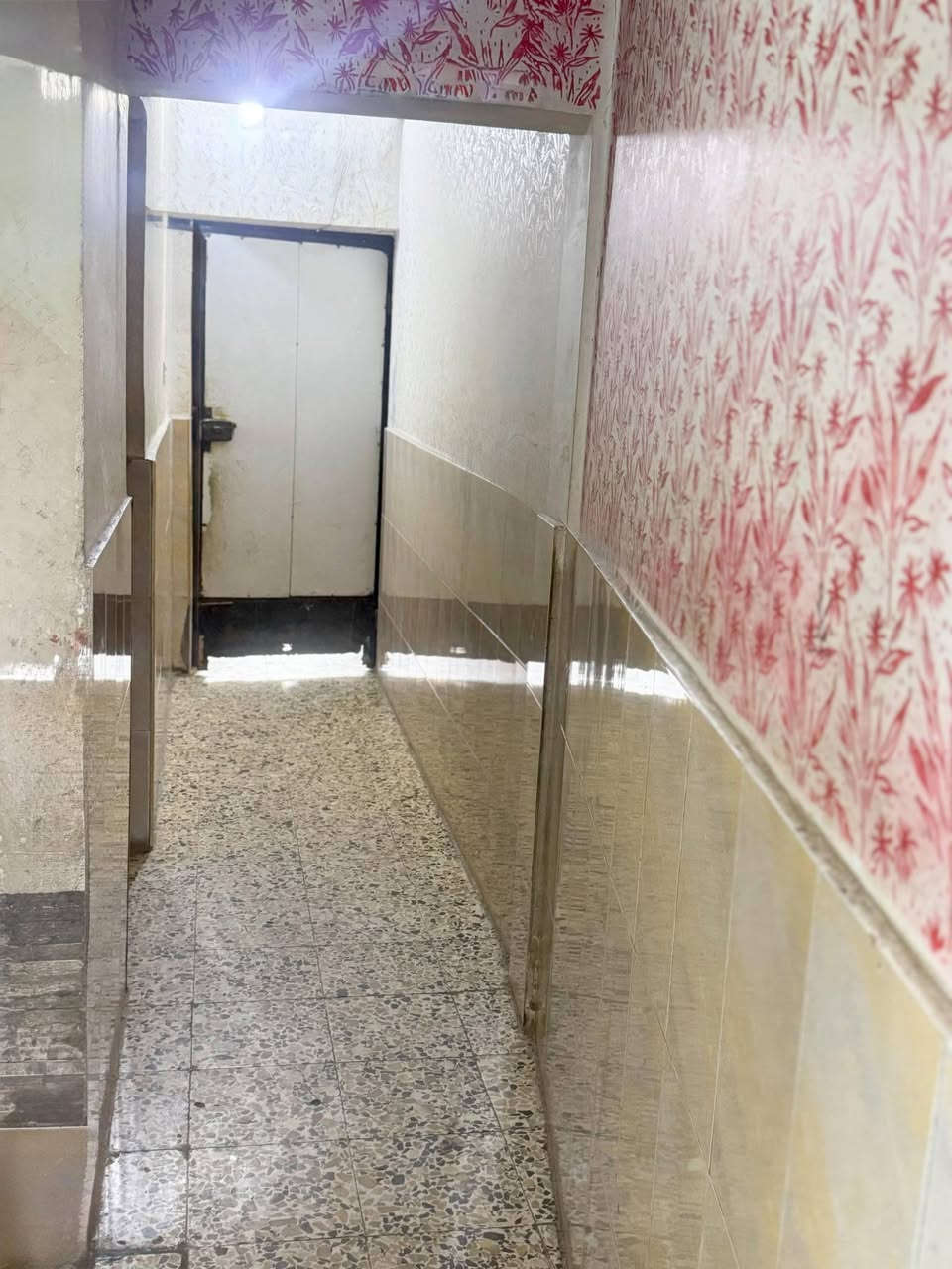 نصف دار مساحه 75 في الحيانيه شارع السيد المسطيل الدار رقم طابق واحد السعر ٥٥ قابل للتفاوض
***********
