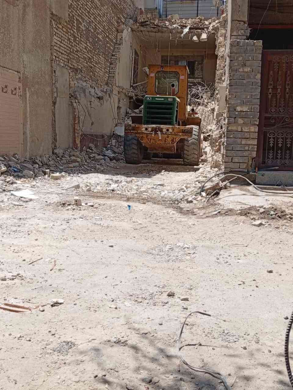 لهدم الدور ورفع الانقاض والحدل وحفر الجفر وتجهيز مواد البناء***********
