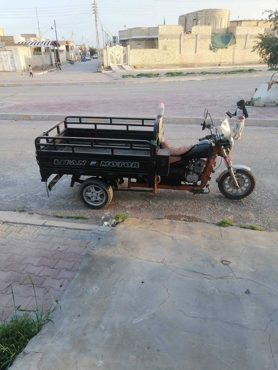 ستوته إيفان لبيع ستوته كمله مكمله بس بيه خيط تخين المكان المجر الكبير السعر ١٦٠٠ مليون وستميه وبيه مجل ***********  وكيله شاكر ابو لمجر
