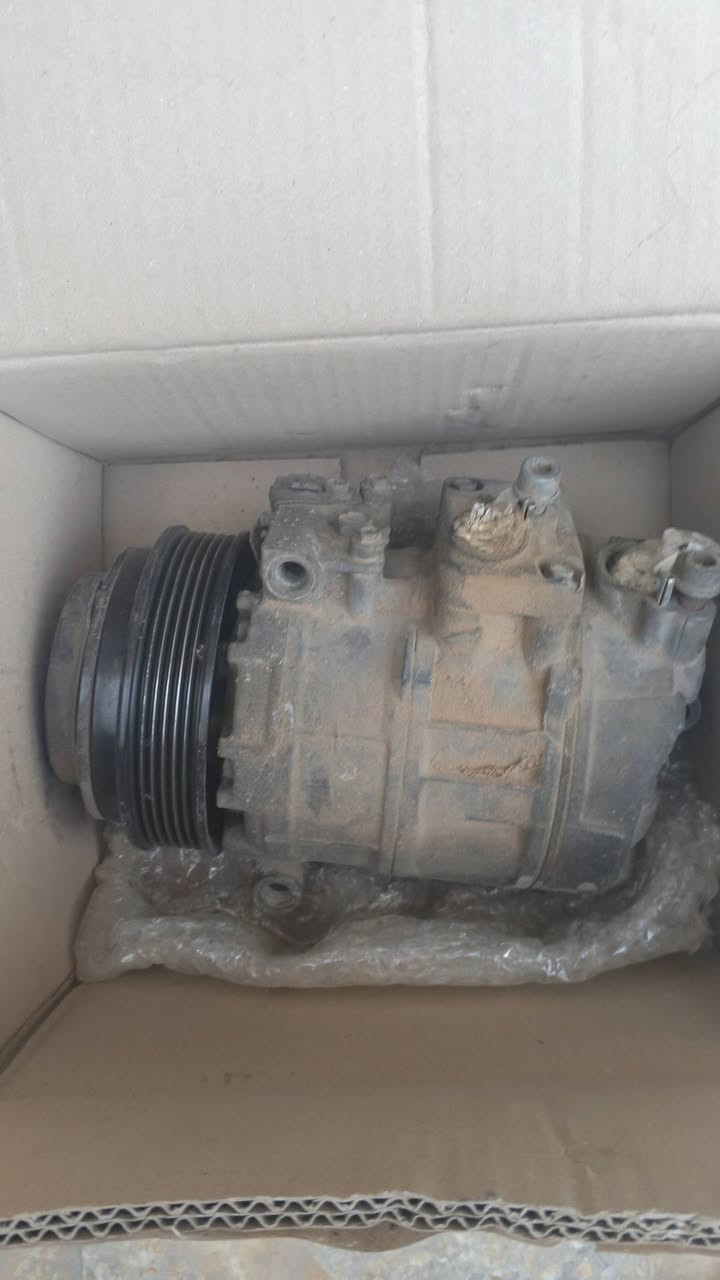 السلام عليكم غراض مارسدس W211
الدواسة 35
كمبريسر شغال 150
فج بريك امامي ايسر 40
قبق دبه راديتر 10
ستد قصير اصلي 5
ستد طويل تجاري 2
مسطرة ونوزلات 60
جويتر 35
فابريتر تبريد 50
جك 25
مكاني البصرة الرقم ***********
