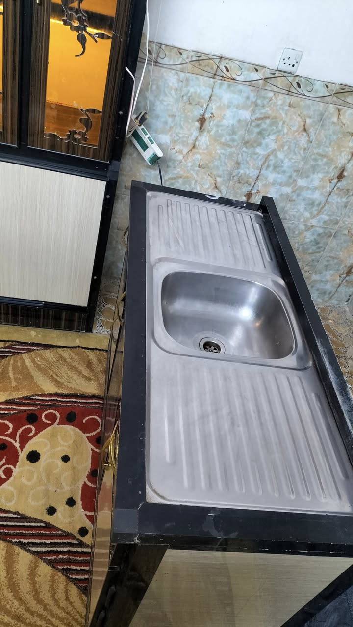 كاونتر 3 قطع مستخدم نضيف تفصال الألمنيوم مو سوكي عنوان شعب اكو توصيل *********** بي  وتساب
