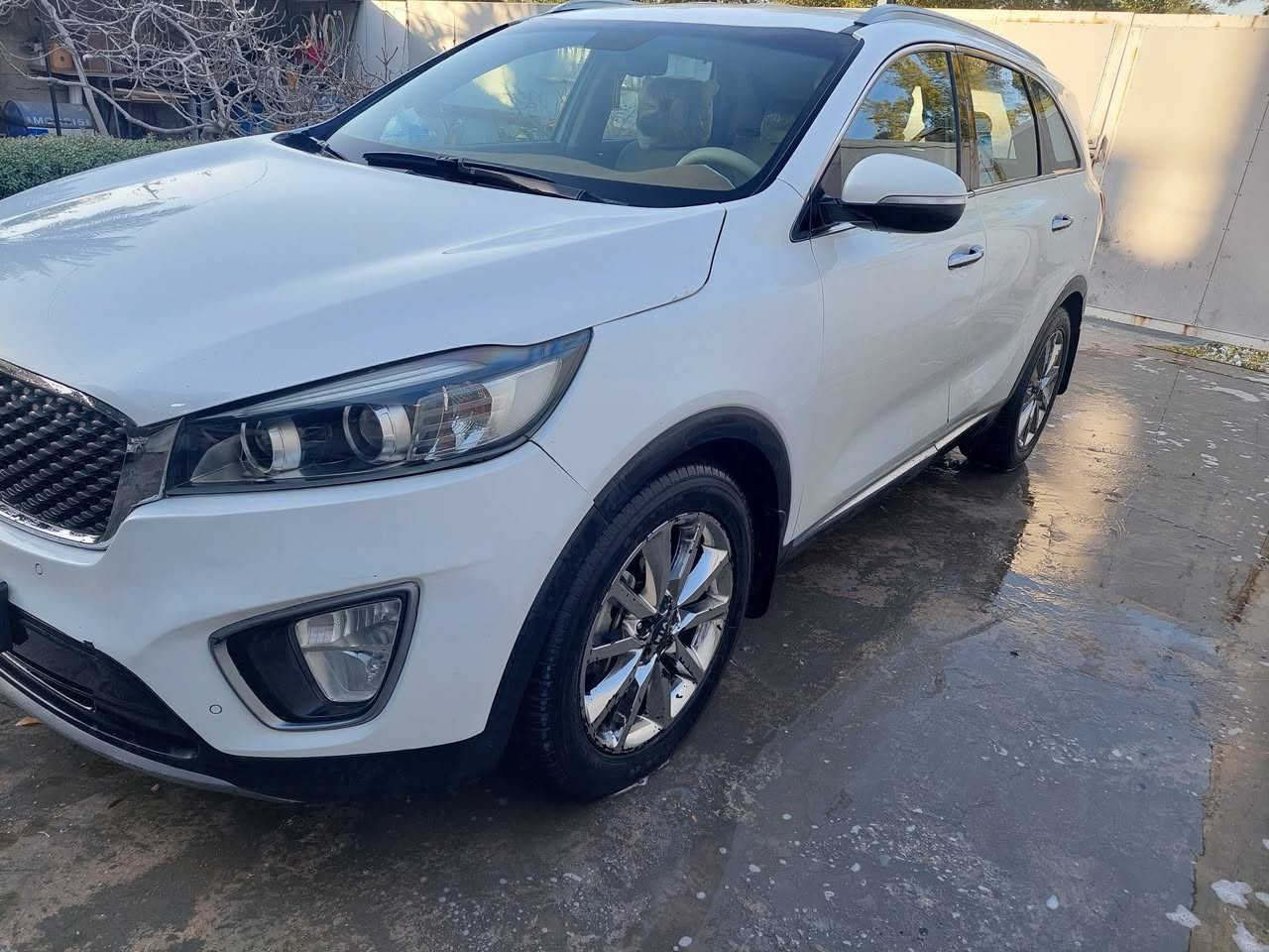 السلام عليكم..
للبيع 
سورنتو ٢٠١٥ شكل ال ٢٠١٦ خليجي
٦ سلندر ٧ راكب


**إذا كنت صاحب هذا الإعلان وتريد حذفه لأي سبب، رجاءا أرسل رسالة إلى الدعم الفني**