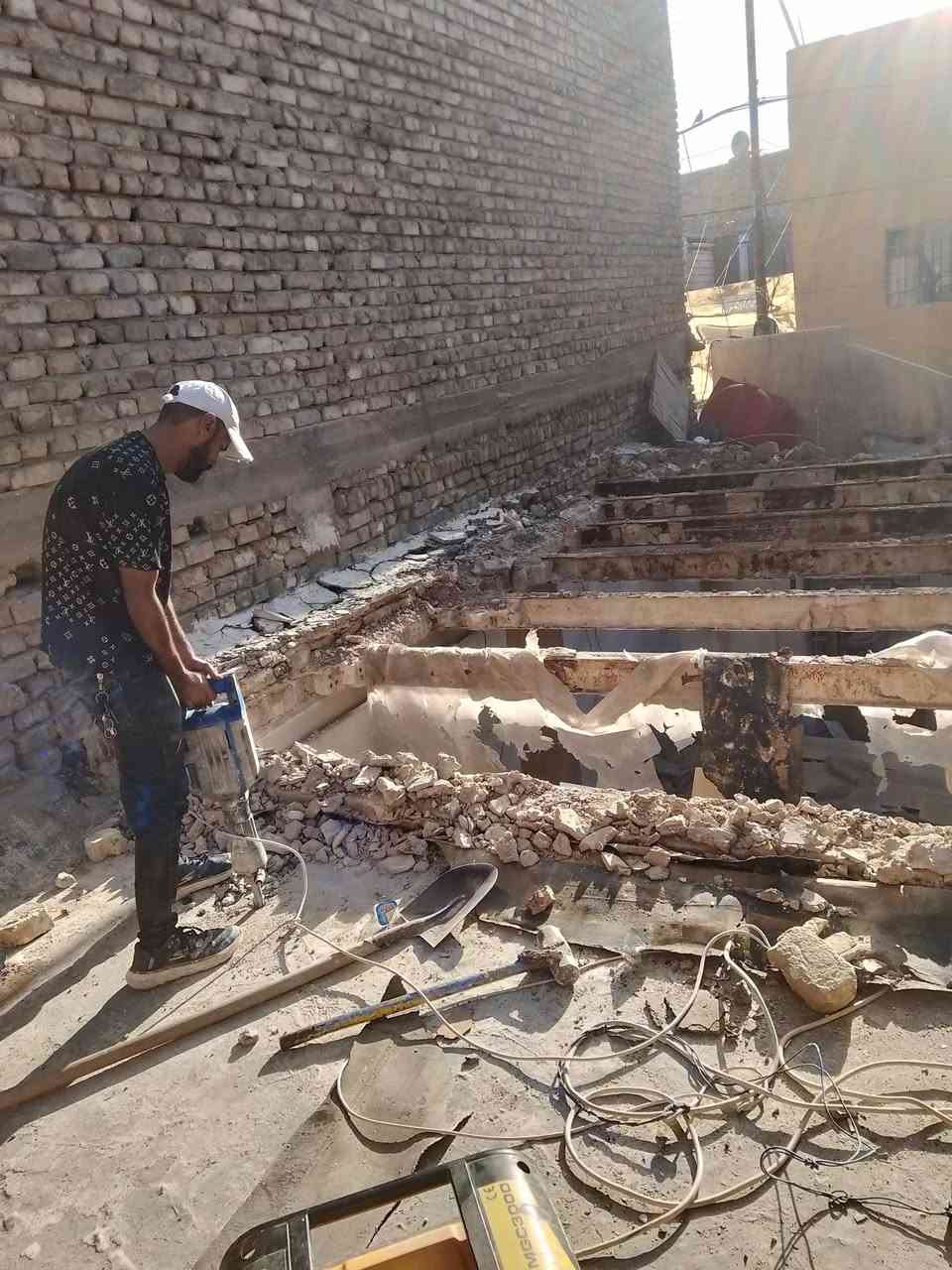 كادر تفليش سقوف جدان أرضيات قلع كاشي شتايكر تفليش كاصوصه صب  رباطات درج بيتونه ستار تكشير سيراميك حمام مطبخ قفاز ارضيه حادله ارضيه  رقمي وبي ***********
من رخصة الادمن السلام عليكم يوجد كادر عمال لتنظيف البيوت ويوجد كادر لتفليش البيوت ويوجد كادر لصب يدوي وصبت نظافه وصىب رباط وتصليط صطح ويوجد كادر لقلع السيراميك والكاشي والشتايكر ويوجد كادر لحدل القطع وتخيل سبيس ويوجد كادر لتصعيد المواد كافه 
***********
كادر تفليش سقوف جدان أرضيات قلع كاشي شتايكر تفليش كاصوصه صب  رباطات درج بيتونه ستار تكشير سيراميك حمام مطبخ قفاز ارضيه حادله ارضيه  رقمي وبي ***********
