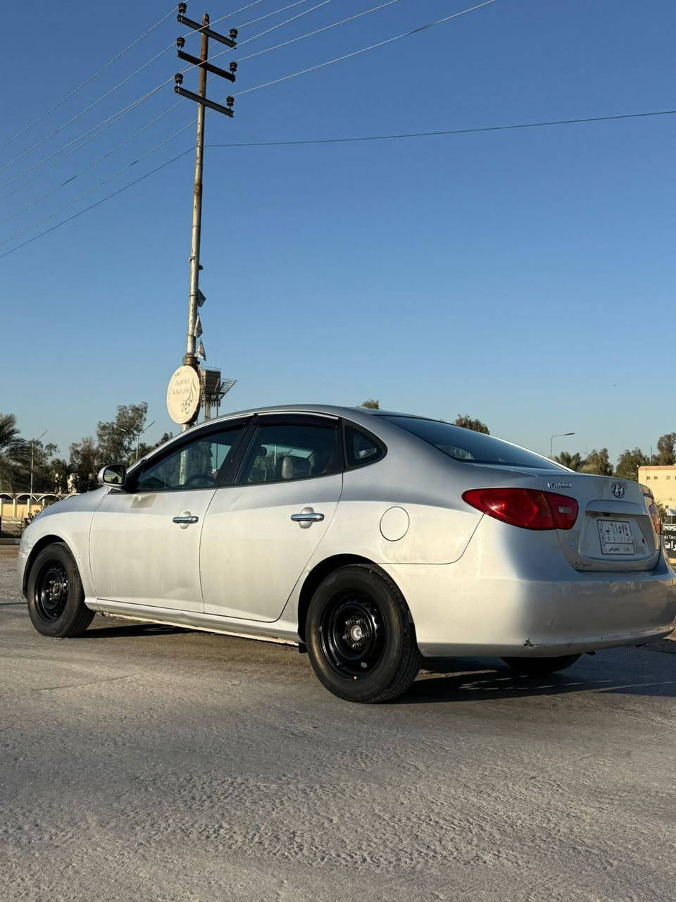 ‏                           سلام عليكم
‏النترا 
‏مديل ٢٠٠٩ اللون رصاصي 
‏محرك ١٦٠٠دكشن عالي المرغوب
‏رقم بغداد مشروع وطني تداور بأي محافظه
‏ملاحظات (جراد قليل بلبنيد والقمارة وقليل بلجنطه بارد باب السدر وموضح بلصورة وقطعه ونص صبغ وبيه سونار موضح كلشي)  السيارة جاهزة من كلشي 
‏مكان النجف 
‏للاتصال ***********
‏السعر ١٠٠$
