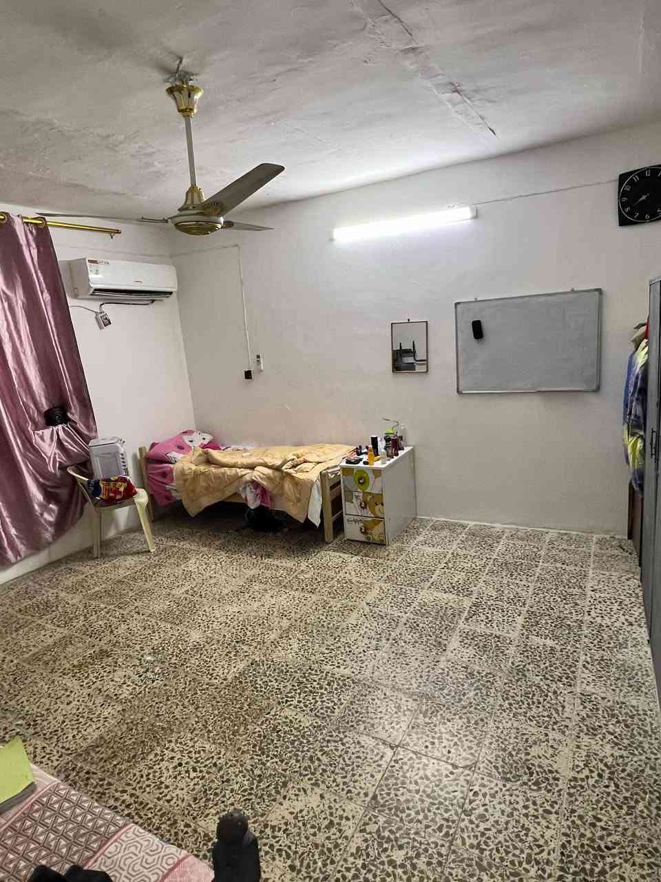 دار سكني طابو صرف للبيع مساحه ١٥٠ متر طابقين ٤ غرف نوم   العنوان الزعفرانيه / شارع المعهد / السعر يتصل ويعرف بقية التفاصيل *********** ممتواجد على الفيس
