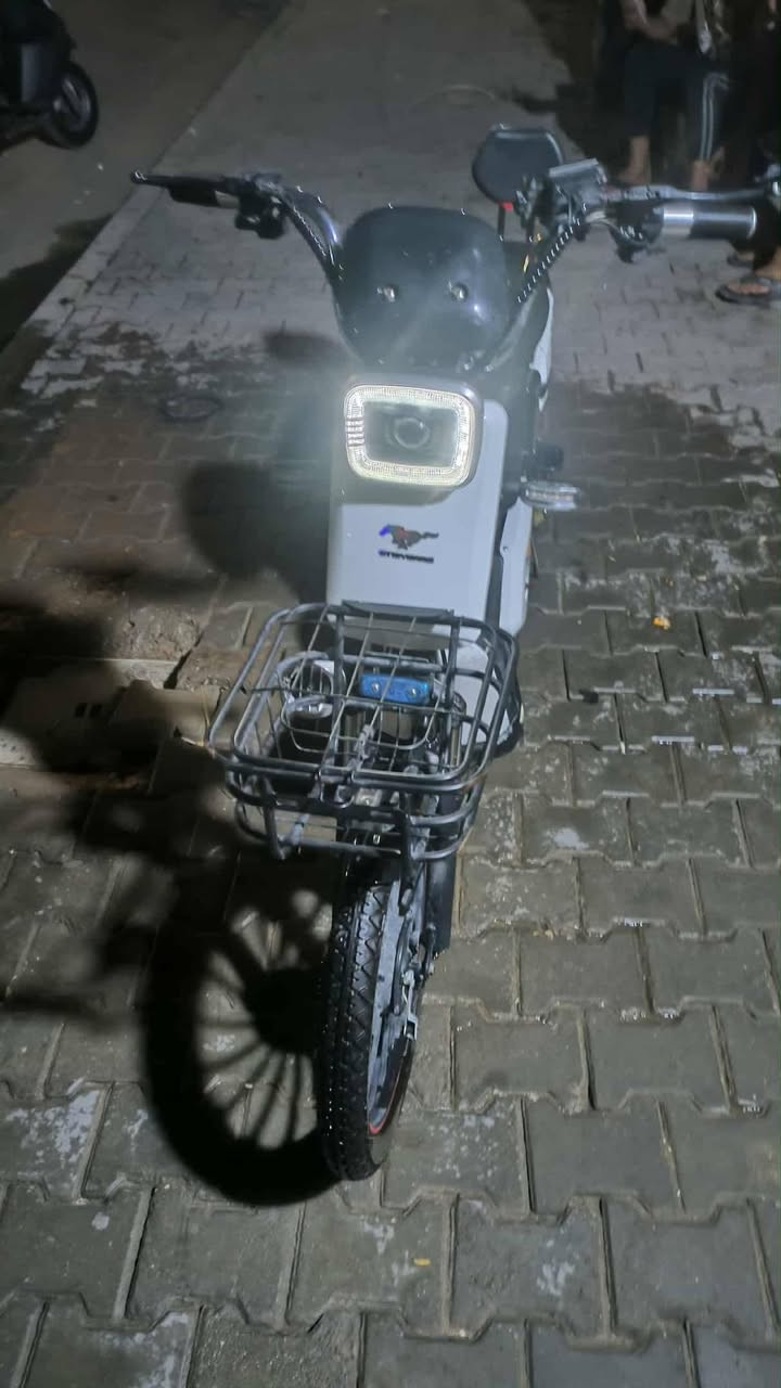 سلام عليكم باسكل شحن للبيع السعر 300 وبي مجال مكاني نجف حي ميسان اتصال *********** الشراي بي خير ويدلل
