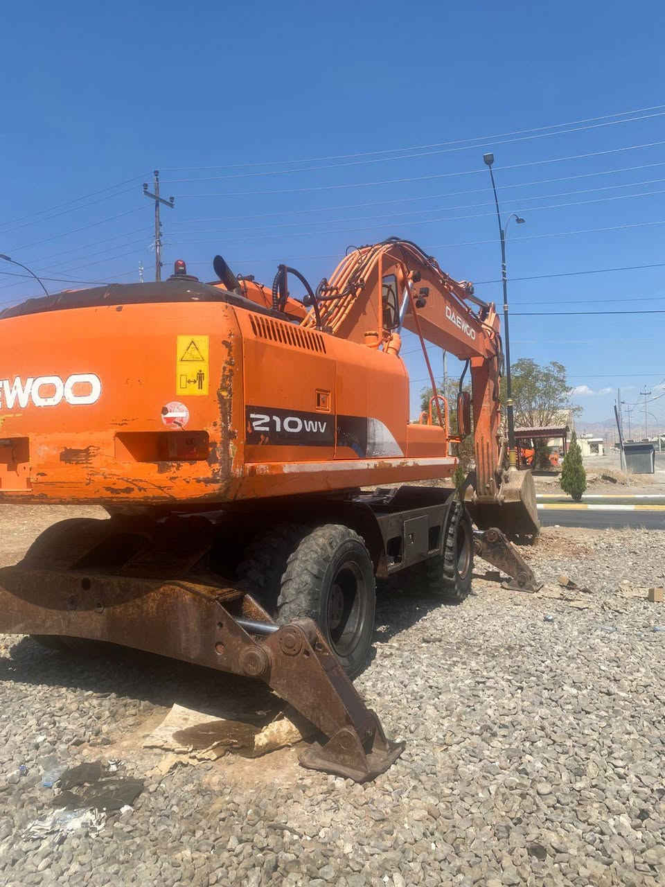 لبیع حفارە دایۆ مۆدیل 2004 رەقموسنویە ٲربیل سبغ گیر ٲکسل کل بشرت  ***********وات ساب  ڤایبر
