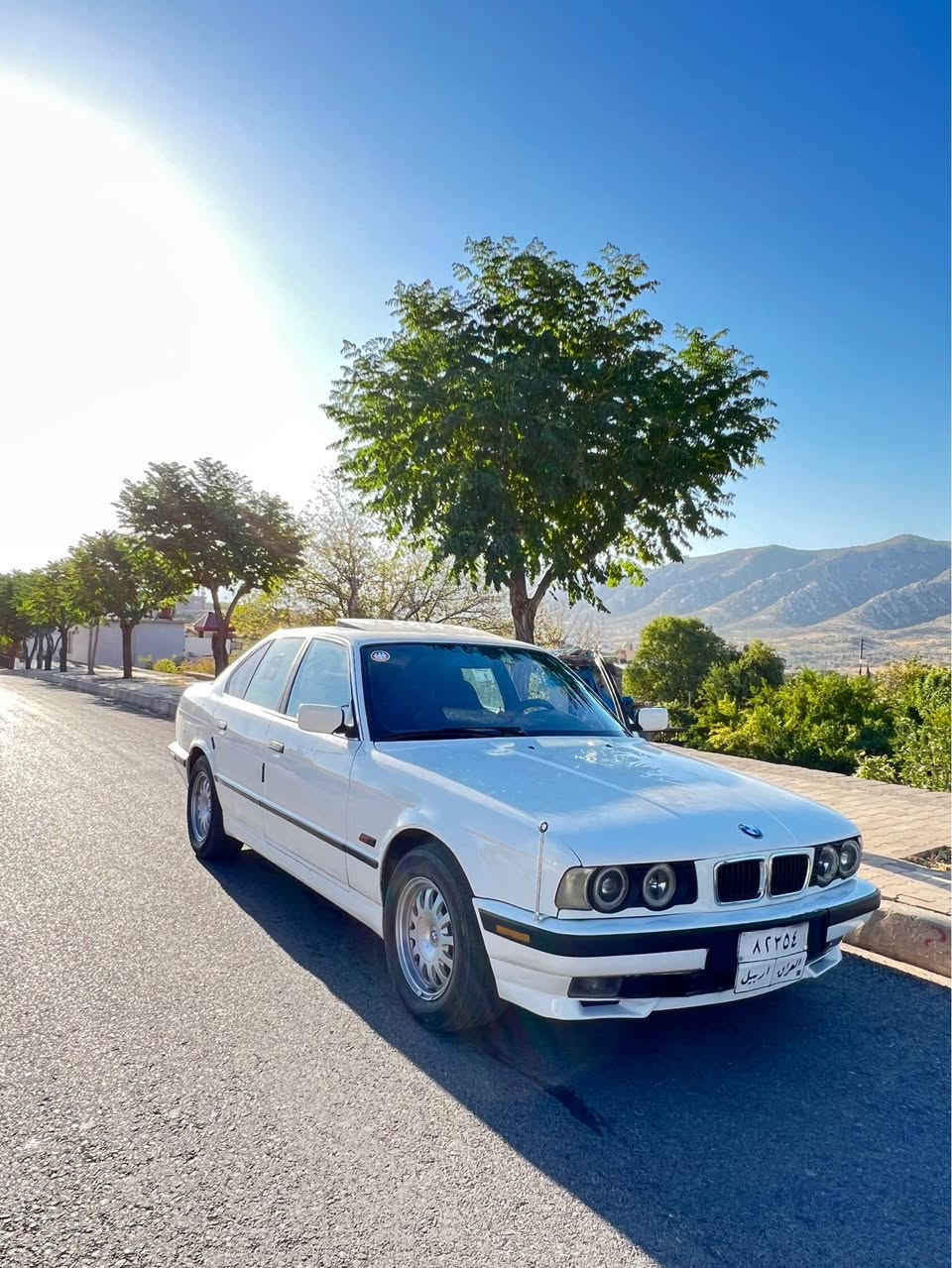 Bmw 1992 توماتيك 525ماكينه بي دعم و سبغ سلايت ماكينه گير شرت شغال كوشن جلد داخلي باقژه كه له ك سياره ليكدايه مسرف تيدانينه سعر ٧٨ مجال غورامه نينه رقم *********** دهوك, العراق
