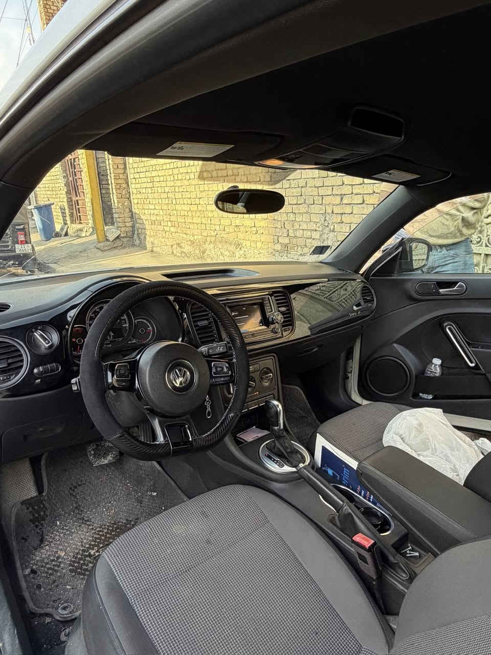 السلام عليكم 
للبيع بيتل موديل 2019 وارد امريكي
رقم بغداد مشروع وطني 
لون ابيض 
مواصفات السياره:
محرك 2000 تيربو
شاشة + كامره قلابه
كشنات مخمل 
رادارات جانبيه
اشاير مري
كير +محرك كفاله 
صدر امامي خلفي جاهز 
حادث السياره: 
جاملغ و بنيد و باب السايق مفتوح و مشدود نفسه بس بالسونار يقره تبديل لان مفتوح ومشدود 
السونار مرفق بالمنشور 
 السعر 118 وبيه مجال 
مكان السياره بغداد 
للاستفسار ‭0772 845 2767‬
