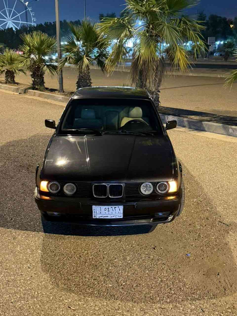السـلام عليكم .
‏BMW 520
1993
كيـر عادي 
رقم صلاح الدين مشروع 
عليها دعاميات M مرايات جانيه 95 
دوسات M لايتات سوار 
صدر امامي خلفي جدد بلكامل 
تايرات جدد 
صبغ جديد 
سياره نضيفيه بدون مصرف 
سعر : 40
***********

