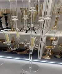 متوفر شمعدانات اكرلك جمله ومفرد للاستفسار ٠٧٧١٥٨١٩٤٠٨ ويوجد خدمة توصيل