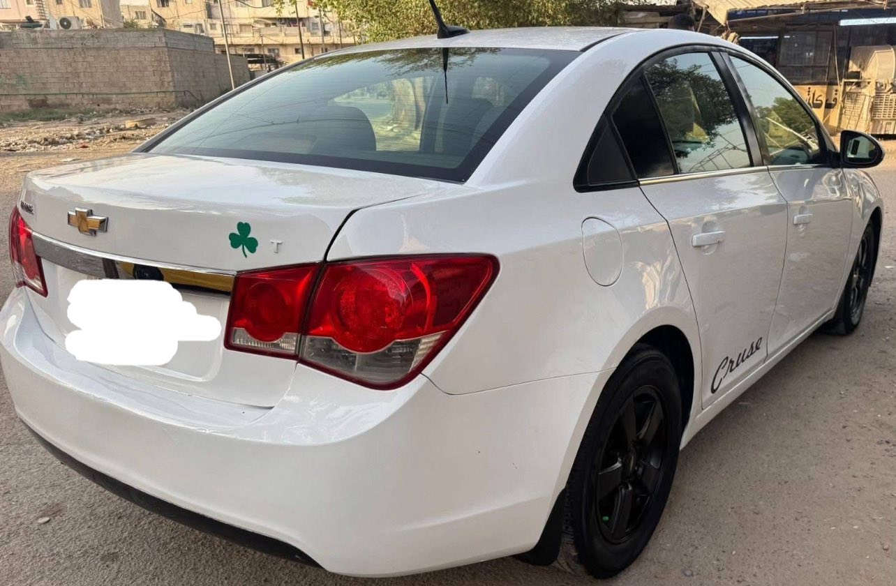 شوفرليت كروز ٢٠١٣ محرك ١٤٠٠ تيربو  محرك صار ٣ شهر من شاده جديد كير خير من الله تخم تاير جديد باترى جديد مصبوغه حزام للجماليه داخل جديد لايتات زنون تدفئه تبريد شغاله السياره مناقصه شي شغل وطلع وين متريد باسمي مكاني بسمايه سعر ٧٨
***********
