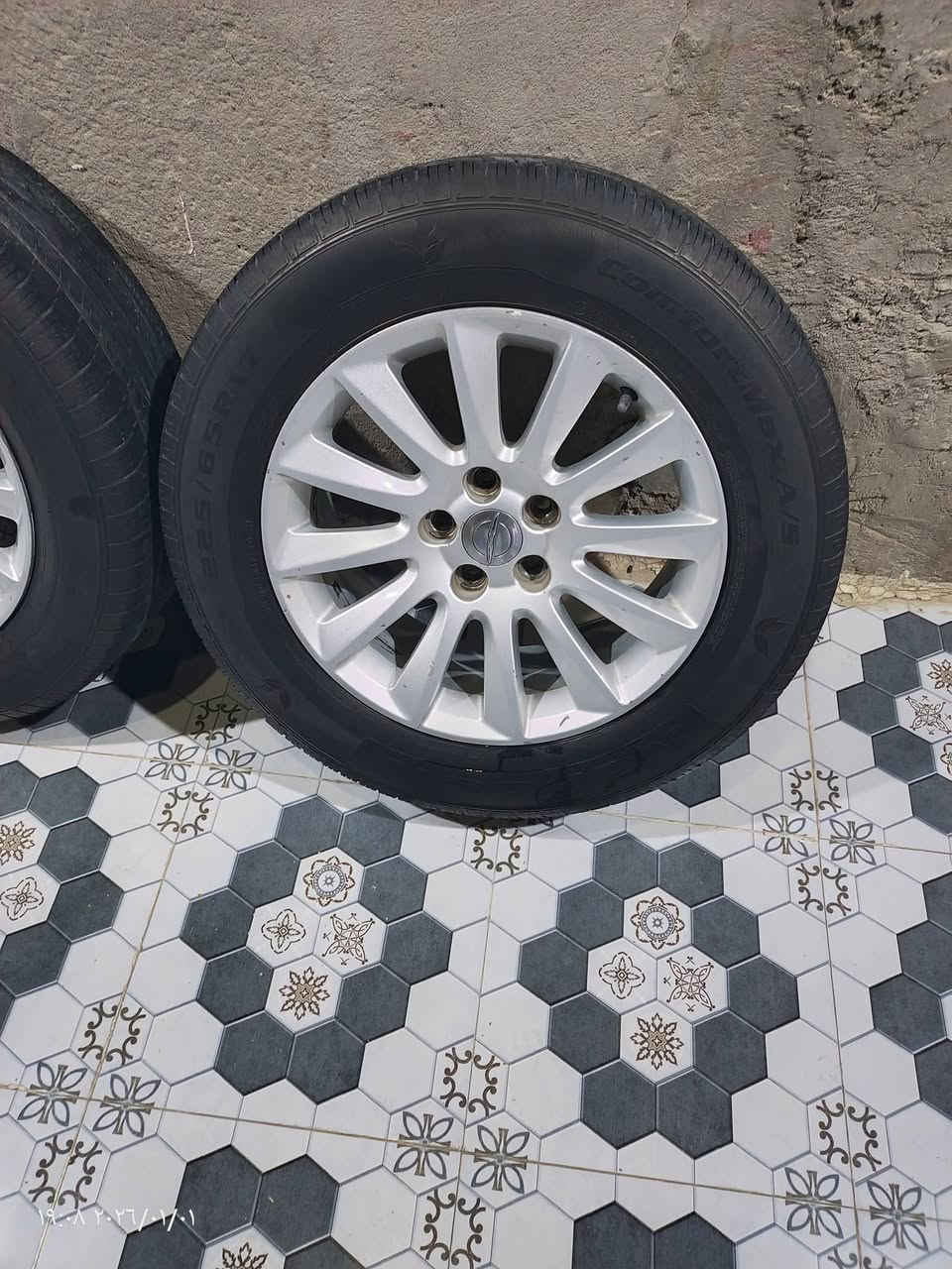 السلام عليكم ورحمه الله وبركاته
شباب ويل وتاير حجم 18 مكفولات من الكسر والعواج جيب شد.   مكاني كوت مركز الاتصال ***********
