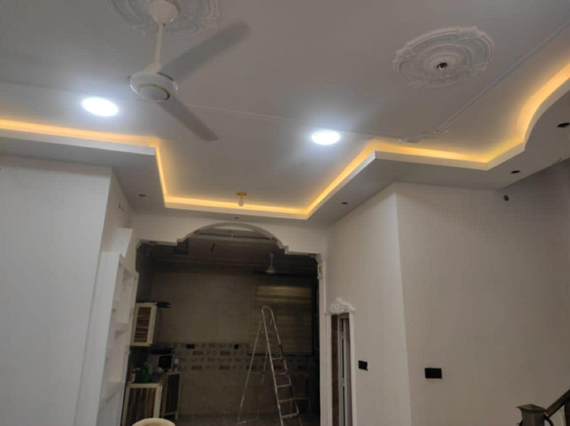 دار 250متر زراعي منطقة حجي حسن على طريف السده الماجديه طابو اسهم زراعي  بيت كامل وجاهز للسكن  غرفتين صاله كبيره ومطابخ ثنين مجموعة صحيات داخل البيت وصحيات خارجيه. المنطقه معروفه تبليط كهرباء ماء ونت مجاري واناره135 السعر وبيه مجال
الهاتف:***********
