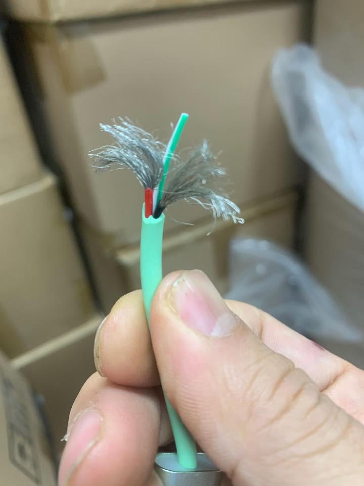 5A High Quality 3in1 Fast Charging Data Cables
4 Cores / Pure Copper
2 Colours in Braided (3500pcs)
1 Color in TPE! (1000 pcs)

#cnwlinks #cnwlink #stock #cable #fastchargingcable #3in1cable


**إذا كنت صاحب هذا الإعلان وتريد حذفه لأي سبب، رجاءا أرسل رسالة إلى الدعم الفني**