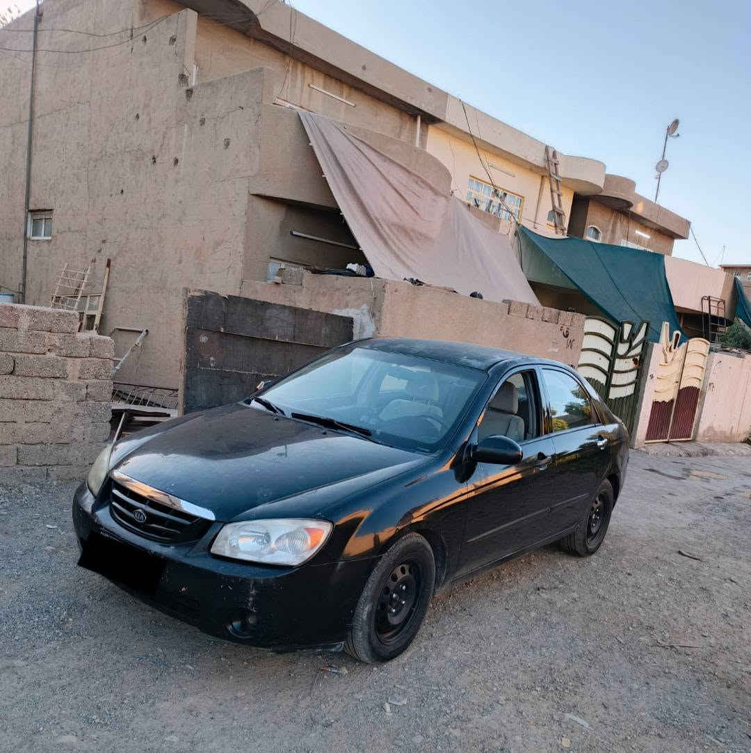 السلام عليكم /(بيع مستعجل) 
كيا اسبترا 2006رقم  نينوى وارد امريكي 
شرعيه بل موصل تريد وكاله تريد تحويل 
كابون بيه طخمه جديد تايرات جدد باتري جدد 
محرك وكير شرط 
السعر 65بيه مجال بسيط للشاري 
***********
***********
