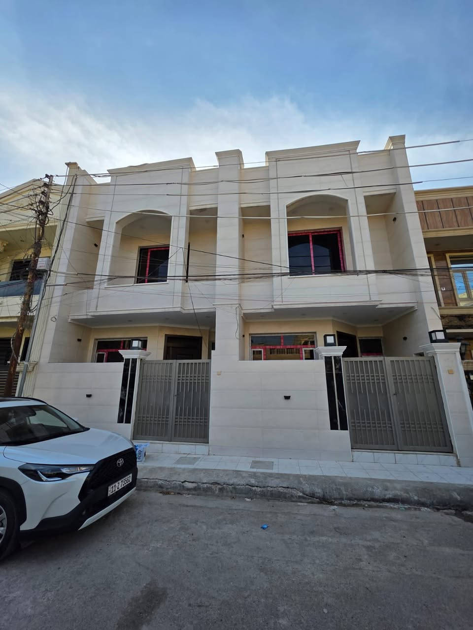 السلام عليكم
يعلن #مكتب_النبأ_العقار 🏤

‏دار #للبيع المساحة ١٠٠م زيرو بناء فول

موقع حي الجهاد المخابرات خلف جامع محمد رسول الله 🕌

محتويات الدار ع ٣ غرف نوم وصحيات ٢

وصالة  مطبخ المشتمل القريب على شارع العام

 للتواصل  ***********  ☎️ اتصال & واتساب
