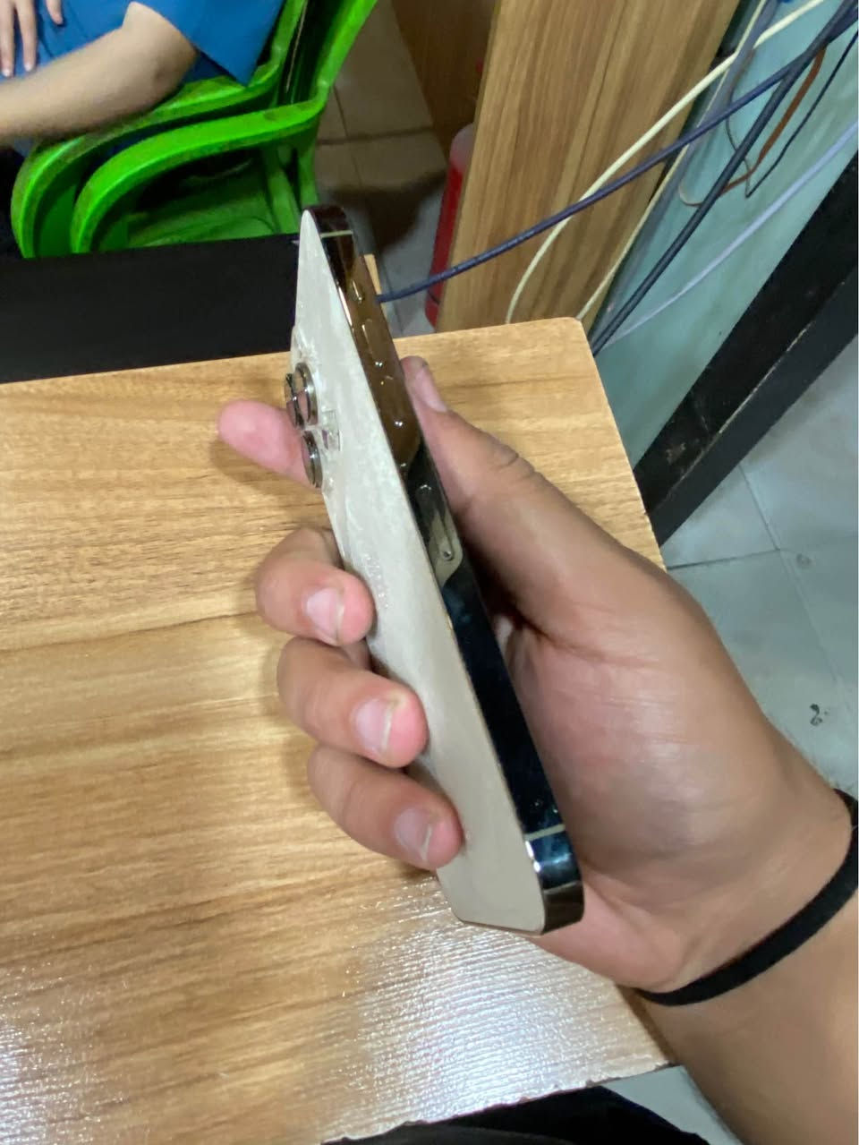 14 pro max ذهبي جهاز حاله حال الوكاله فقط ضهره مكسور يتبدل ليزر بدون مينفتح الجهاز سعره٧٥٠ بي مجال بسيط 
*********** النجف, العراق
