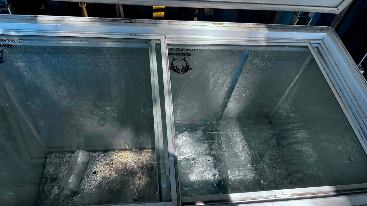 مجمده دولفين الحجم الكبير 14قدم تجميد علفحص فول 
نضافه شوفت عينك خير من الله 
سعر 150مستعجل عله بيعته ممتواجد علفيس للتواصل ***********
