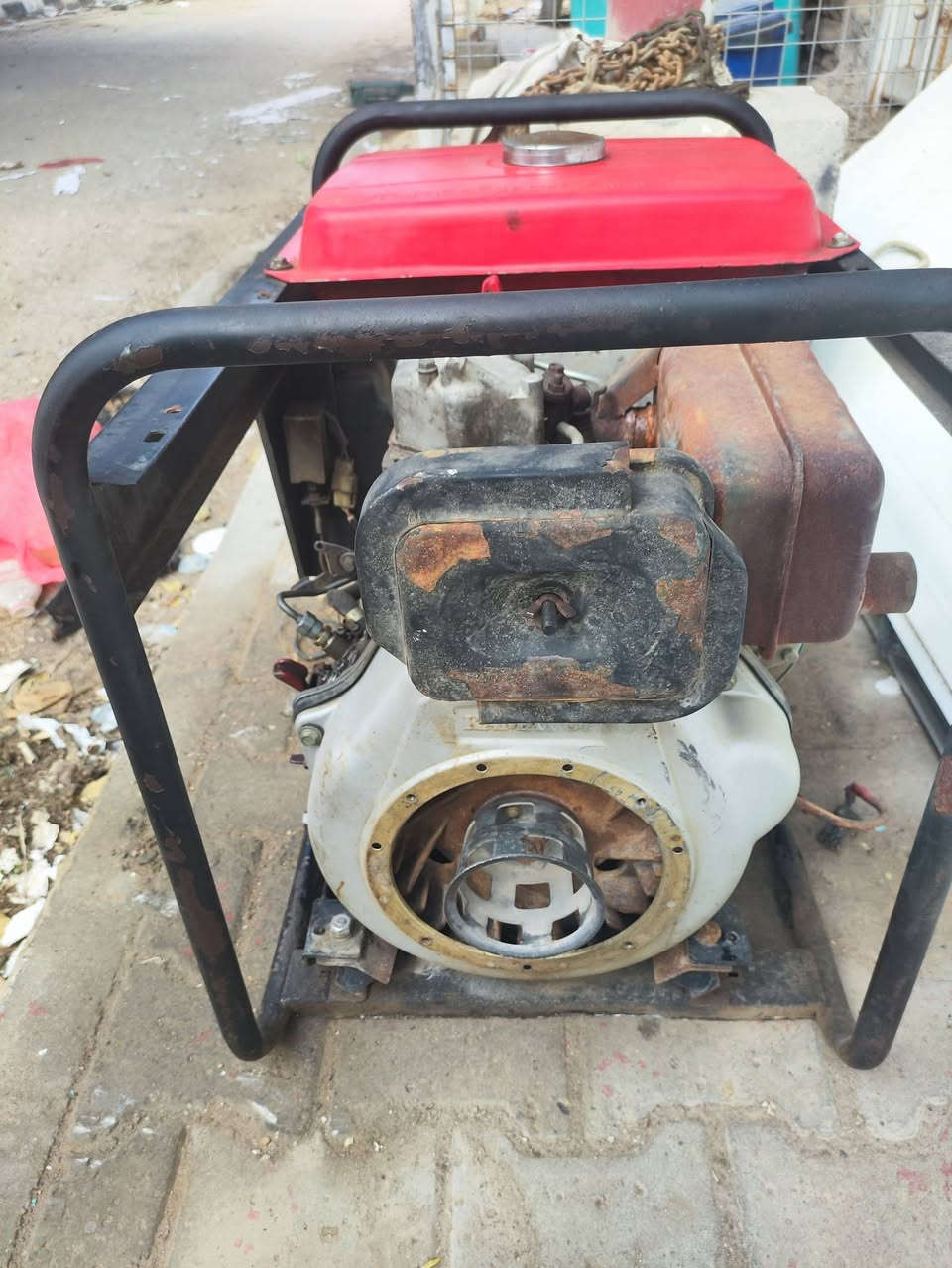 متاح مولد كاز البيع ملف دب ملف تولد كهرباء بس كايمه اببع هال موجود مكان كربلاء حي  ب300وبيه مجال ***********
