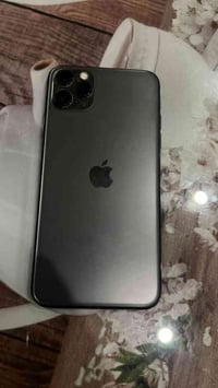 للبيع آيفون 11 برو ماكس بطاريه 77 ذاكره 64 دبل خط السعر 300 بس من تفتح...