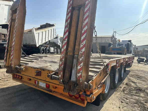 سلام عليكم للبيع لودر هافو الماني الطول ٩ما عده الركبه العرض ٣متار و٣٠سم الرتفاع ١٢٥. تخم تاير جديد تخم ويل جديد حته السبيرات تاير ويل جدد ما مصبوغه علشركه 
دناكير ١٦ كهربائيات كامله حداديه فول عربانه جديده الاستفسار ***********
