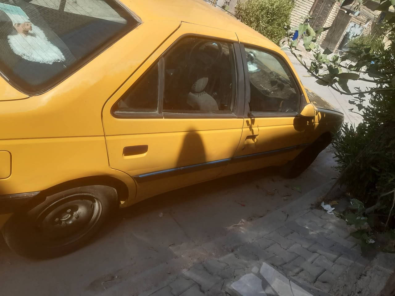 السلام عليكم بيجو ٤٠٥ لميس
للبيع مكينة قبل فترة مجفت بس بيهة دخان اول ما اشغل و يكطع صدر كير نضيف تبريد شغال  كهربائيات بلادية مصفرة هيئة وغرامات غرفة نضيفة  رقم بغداد ألماني بسمي مكاني بغداد رئاسة العبيدي تحويل ثاني يوم 
سعر ٣٢ وبيهة مجال شي قليل 
***********
