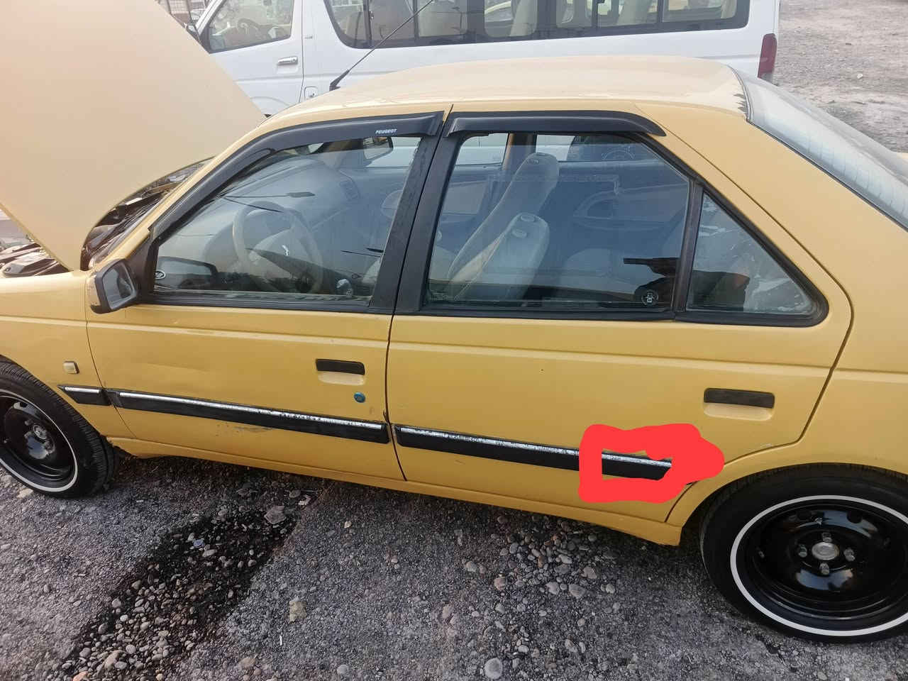 سلام عليكم ورحمة الله
للبيع بيجو لميس موديل2015سيارة حلوة ماناقصها شي كير محرك ضمان 

بيها طخات خفيفة ومعمرهن محددهن بل حمر مداور ثاني يوم أروح وياك أصفر هيئة وغرامات كبل عنوان بغداد سياحي حي النصر..... سعر /38/ رجائن لمو شراي لا يكسر بيها ❓***********
