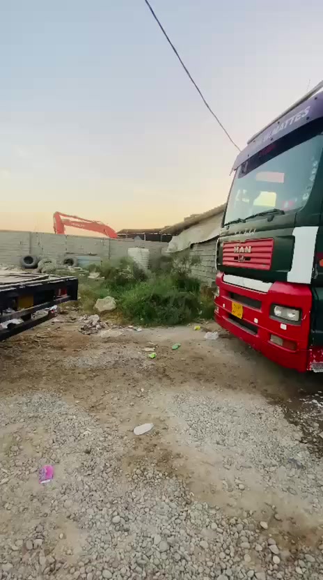 سلام عليكم
مان للبيع موديل2002TGA

محركه 460خير من الله 

كير فيتيس دهن 

تانكي كاز 780لتر 

صندوك عده 

صوبه /تدفئه /تبريد /مسجل دمام كلها شغاله 

تخم تاير راس وعربانه كله موديل25

دواخل نضاف مثل بل صور 

عربانه ساف بنز تخم لافطر ولا عواج عربانه سصحه خشب تخم نشره وبك لايت 

سياره صرفت عليها هواي جاهزه كبل للشغل سنويه نافذه لل22 راعيها موجود وكاله وتحويل بسم كردي صاحبنه 

مامتواجد عل فيس فقط رقم 

هـ ***********ابراهيم
