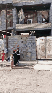 مشتملات للبيع المكان على الشارع السياحي قرب كهوة سوالف لليل بلفرع الواحد ب 50 وبي مجال لبسيط كل مشتمل المساحه 100متر طابقين ونقص المشتمل بيابان خشب وكاشي  رقم الهاتف ***********
