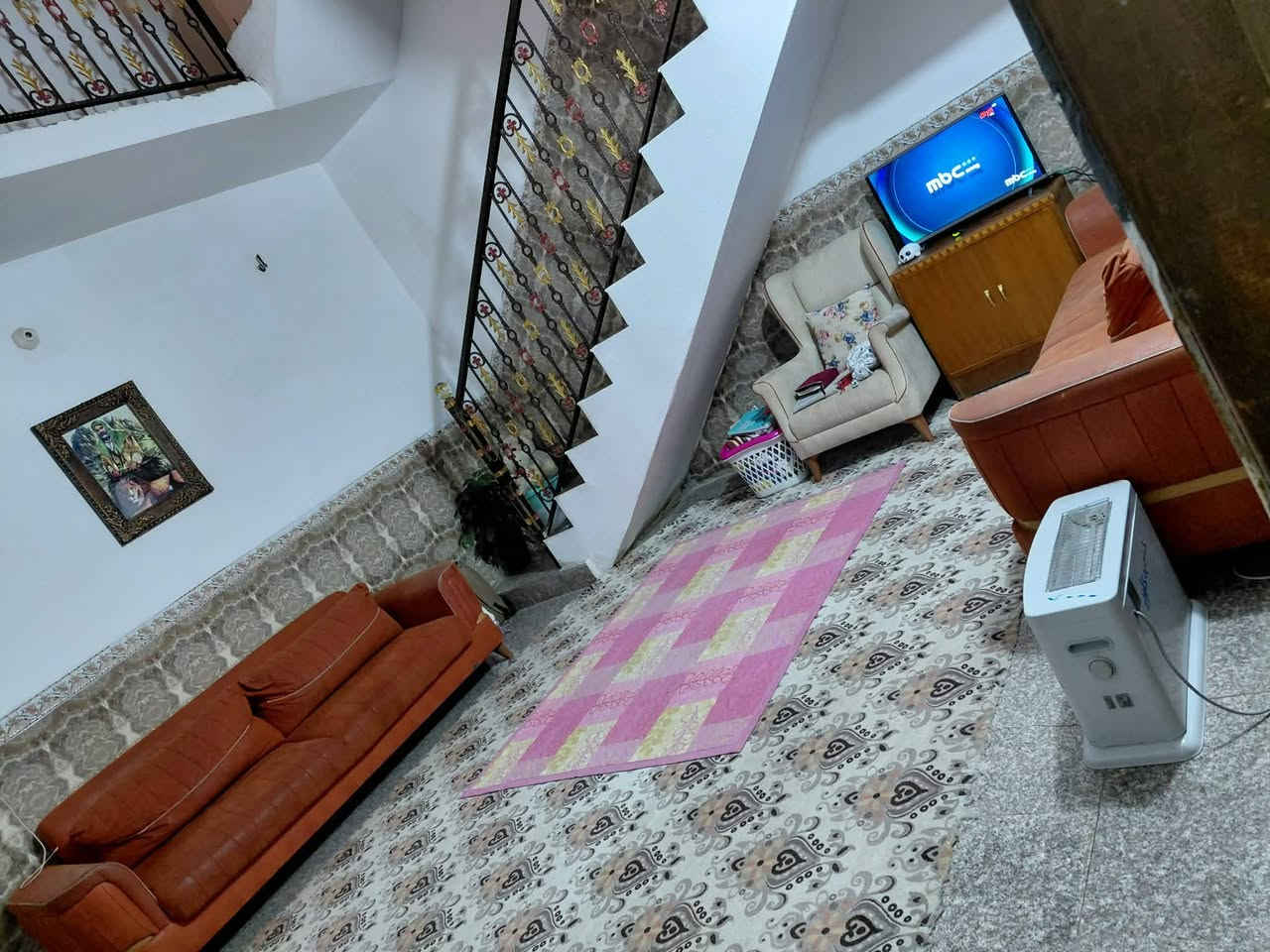 🏡 دار للبيع – موقع مميز في العزيزية / معمل السوس مقابل المنتزه

فرصة ممتازة للسكن والاستثمار، دار بناء حديث ونظيف بموقع حيوي ومطل على المنتزه.

✅ المساحة: 150 متر
✅ غرفتا نوم (غرفة بالطابق الأرضي وغرفة بالطابق العلوي)
✅ استقبال واسع
✅ صالة مريحة
✅ مطبخ
✅ ترك خلفي
✅ بناء حديث وجاهز للسكن

📍 الموقع: العزيزية – معمل السوس مقابل المنتزه

للاستفسار:
📞 0780 641 6780
