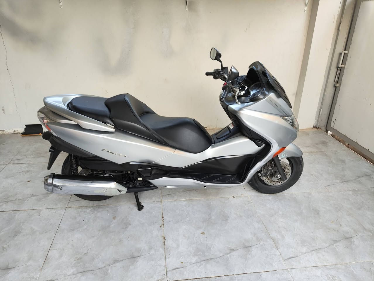 ماتؤري فؤرزة 010
يةك دينار مةسرةفي نيه

ماتؤرةكه رمپه يه 

سعر 15.  گلاية

شوين سليماني

***********
