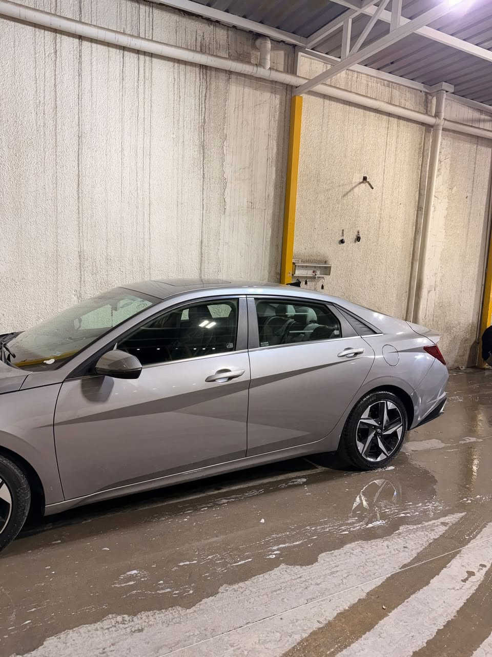 شباب للبيع النترا موديل 2021 ماشيه 29 الف كيلو محرك 2000 دوش السياره امريكيه داخله كلين و هنا صار بيها شبر ضبببط صبغ بل جاملغ الخلفي السياره جديده بحالة الوكاله مواصفات لمتد شاشه متصله اناره محيطيه داخل ابيض سلايد كشنات جلد تدفئه تشغيل عن بعد داخل جينز رادارات حساسات و الباقي معروف  رقم اربيل ب اسمي السياره ما بيها نقص برغي كلشي بيها مكفول و على وضع الوكاله و عل فحص  السعر 15200 للاستفسار الاتصال على الرقم ***********
