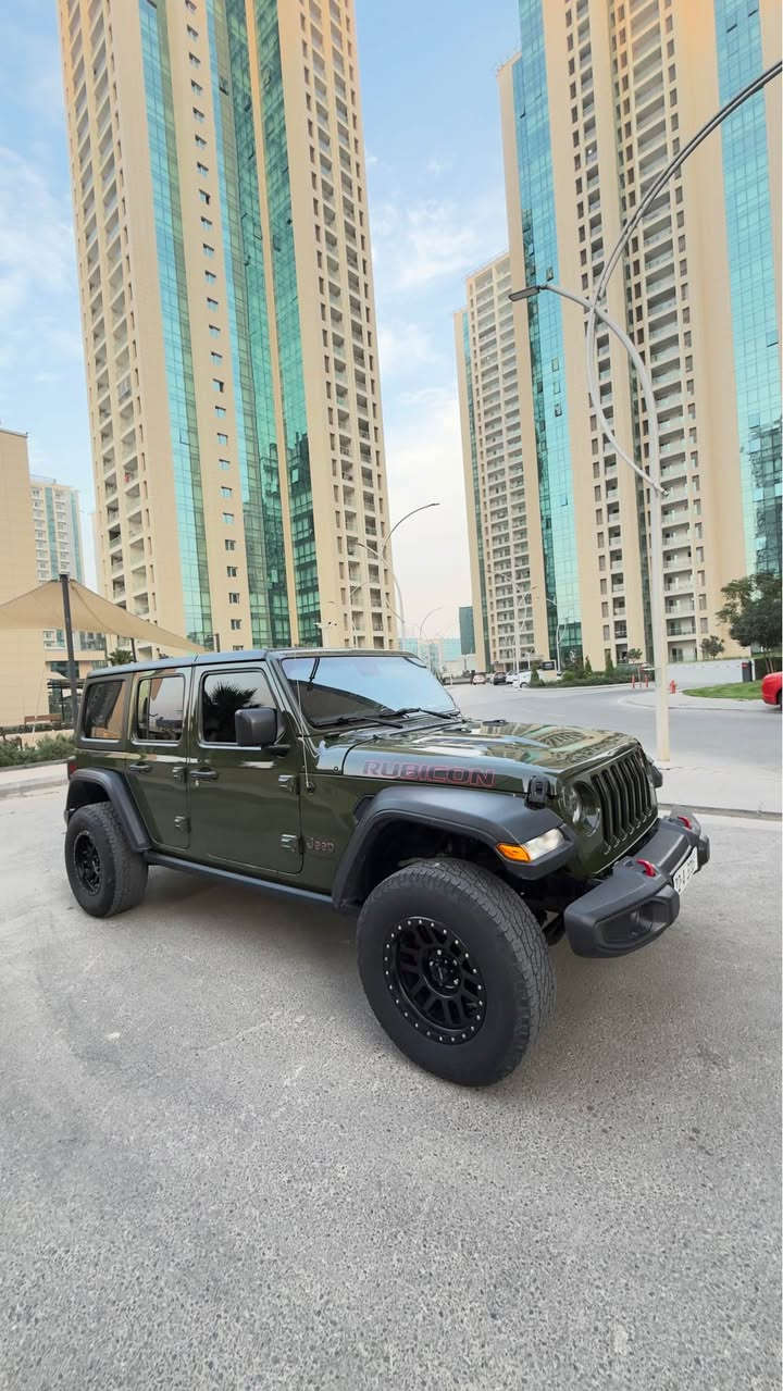 Jeep wrangler rubicon 2021 V6 
دوو پارچەی سبوغە و ٤ پارچەی کلێری ئەمریکایە بەس ئیرباگی سوکانی تەقیوە سەیارەکە بێ کێشەیەو ٤ تایەو ویلی نوێی لە ژێرە گێر و مەکینیەو و ئەسکل و کارەبای هەموو شتێکی بە شەرت ٨٧ هەزار رۆژشتووە .
سعری قفل قفل 240$ 
واتسئاپ *********** أربيل, العراق
