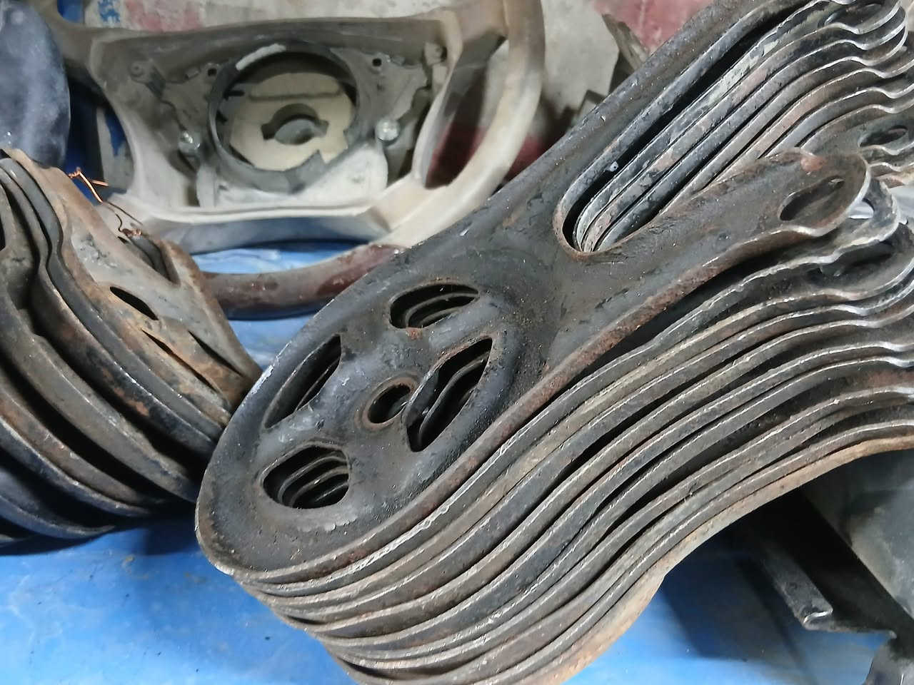 السلام عليكم تم وصول وجبة ادوات مرسيدس المانيه اصليه للتواصل *********** سيد حكمت
