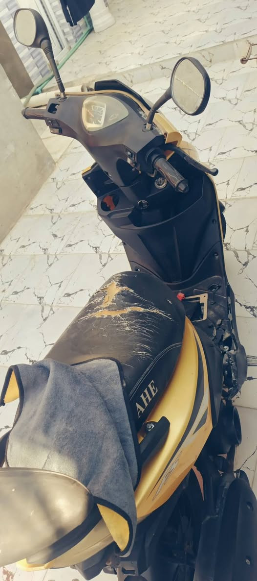 السلام عليكم للبيع
دراجه اف اس مكينه امتياز ياباني سرعه ١٢٠ 
لايت LED  نكره سلف  هندر 
السعر ٣٢٥ 🔒قفل:  مكان رفاعي 
للاتصال ***********
