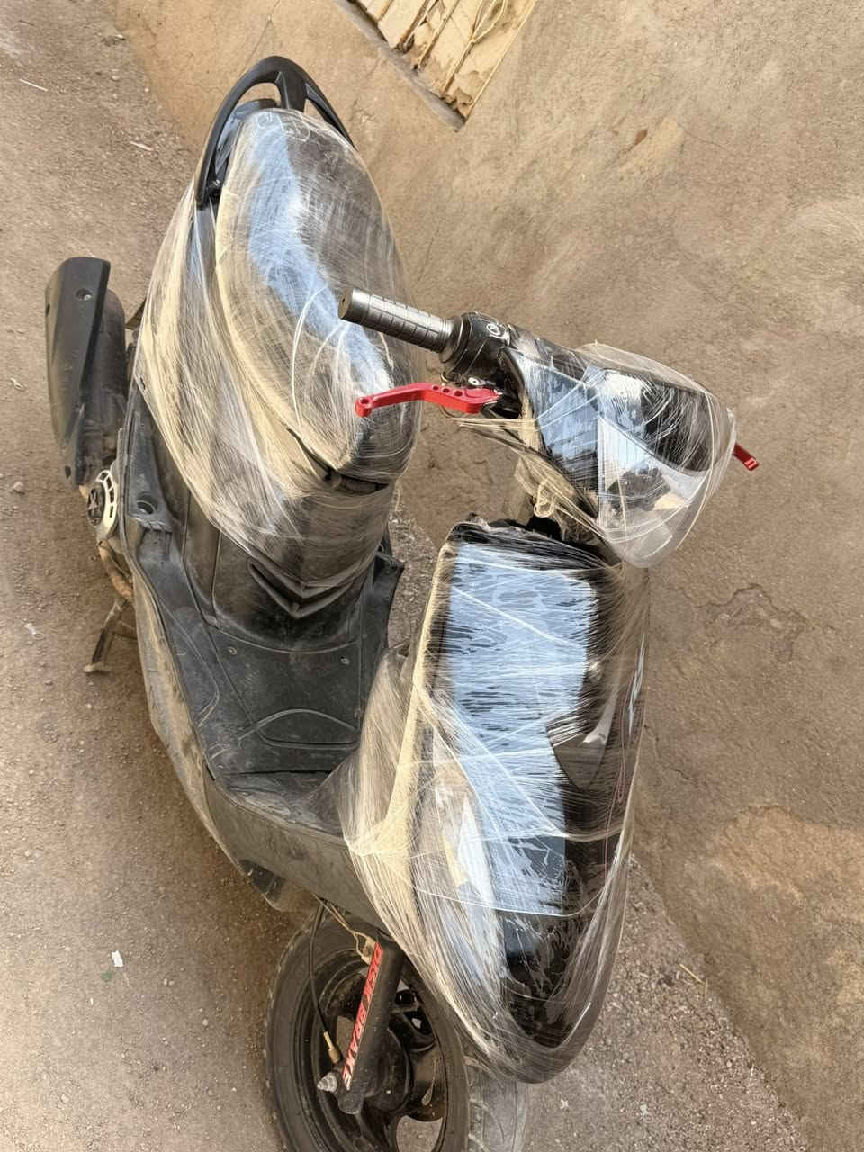 سلام عليكم دراجه   ماكس لبيع مكفوله من كلشي وكلشي شغل مابيه أي نقص  السعر 900 وبيهه مجال بسيط المكان بصره قضاء المدينه باهله رقم الهاتف *********** درجه حاويه وبيه ختومات هاذ رقم بس وتساب فقط بعدهي جديده مكبنه ناعمه وحلوه
