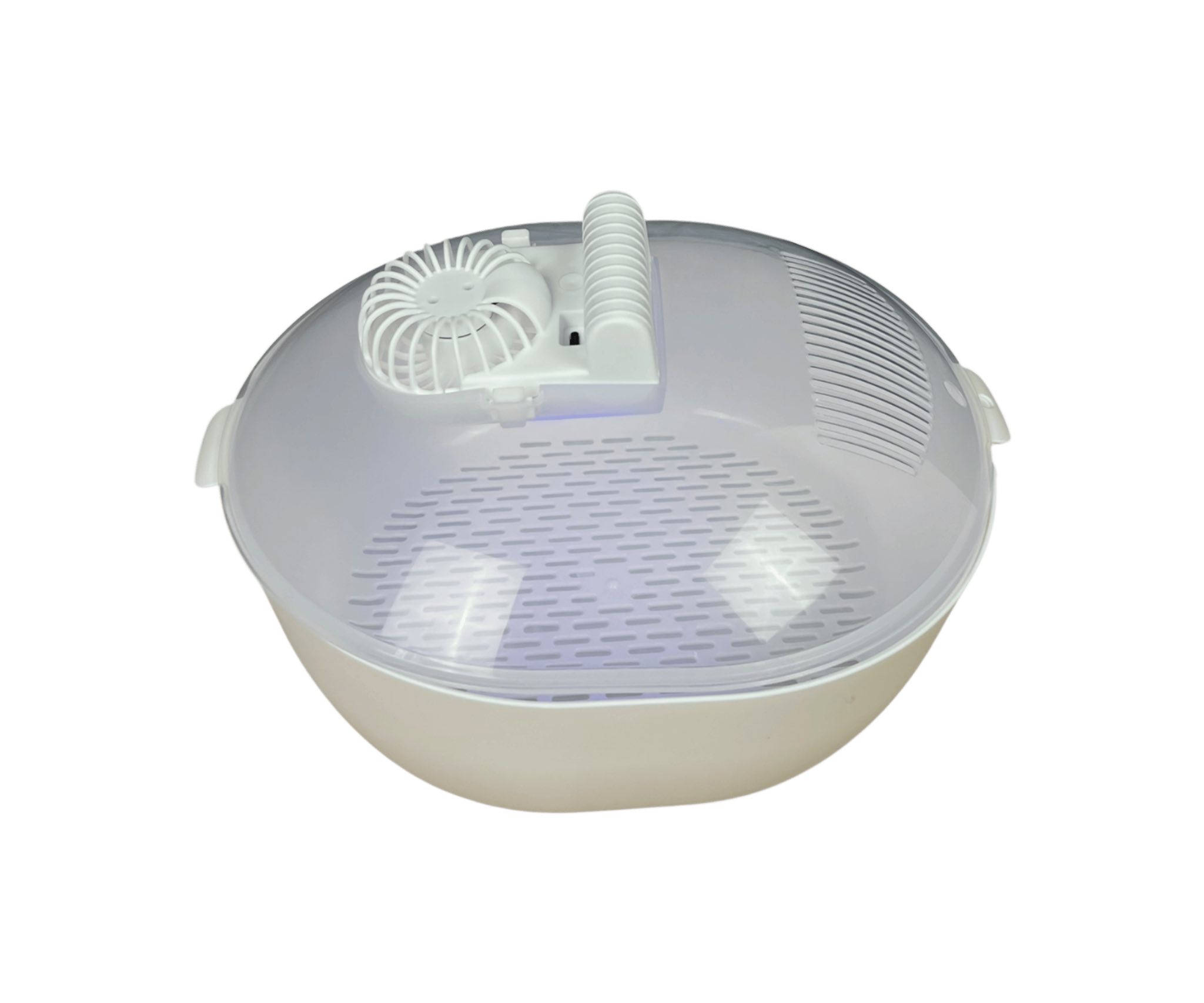 جهاز إذابة اللحوم والأطعمة المجمدة مع تعقيم UVC – موديل DM-016
الاستخدامات:

إذابة اللحوم المجمدة بسرعة وأمان (دجاج، لحم، سمك).

إذابة الخضروات والأطعمة المجمدة خلال وقت قصير.

تعقيم الطعام باستخدام ضوء UVC المدمج.

الحفاظ على نضارة المكونات قبل الطهي.

مناسب للاستخدام اليومي في المطبخ المنزلي.

المميزات:

موديل: DM-016

القدرة: 5 واط

الجهد الكهربائي: 5V

يعمل عبر كابل USB

طول السلك: 30 سم

تقنية توزيع هواء ثلاثي الأبعاد لتسريع الإذابة

مصباح تعقيم UVC مدمج للمساعدة في تقليل البكتيريا

تصميم مكوّن من:

- سلة تعقيم
- سلة ماء
- غطاء شفاف محكم

تصميم تصريف سفلي للماء

خامة بلاستيكية متينة وآمنة للاستخدام الغذائي

استهلاك طاقة منخفض

يعمل بضغطة زر واحدة

خفيف الوزن وسهل التخزين

أبعاد الكارتون:

31.5 × 25 × 13 سم

بلد المنشأ: الصين

محتويات الصندوق:

جهاز إذابة اللحوم DM-016

سلة داخلية مثقبة

غطاء شفاف

وحدة مروحة وتعقيم UVC

كابل USB

دليل استخدام


**إذا كنت صاحب هذا الإعلان وتريد حذفه لأي سبب، رجاءا أرسل رسالة إلى الدعم الفني**