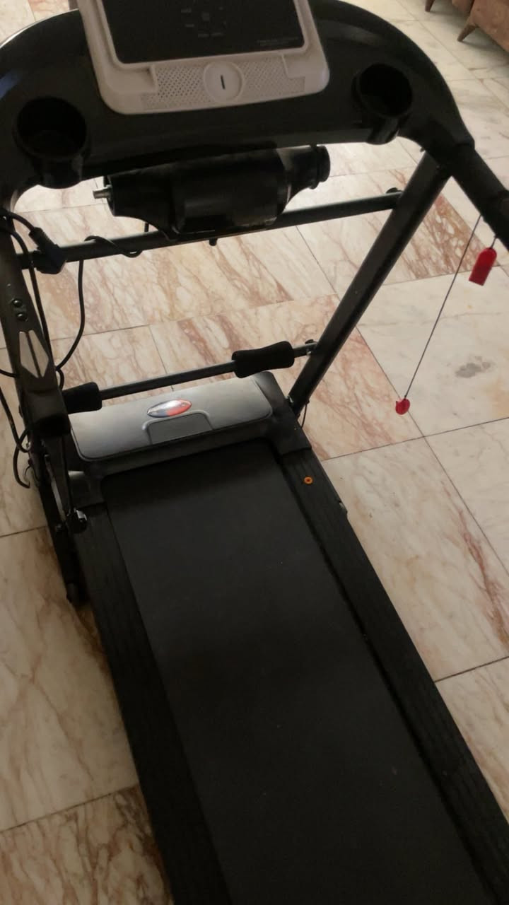 السلام عليكم جهاز جري سرعه ١٢٠ يتحمل وزن ١٧٠ كيلو نضيف استخدام بسيط السعر ١٨٠ الف قفل


**إذا كنت صاحب هذا الإعلان وتريد حذفه لأي سبب، رجاءا أرسل رسالة إلى الدعم الفني**