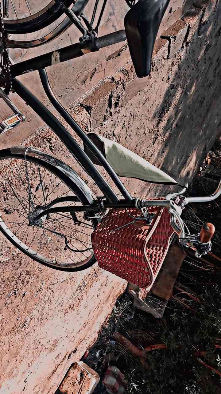 سلام عليكم با يسكل البيع حجم 27 حساس وعكرب3كير كامل السعر 60وبي مجال اتصل عله هاذه الرقم ***********
