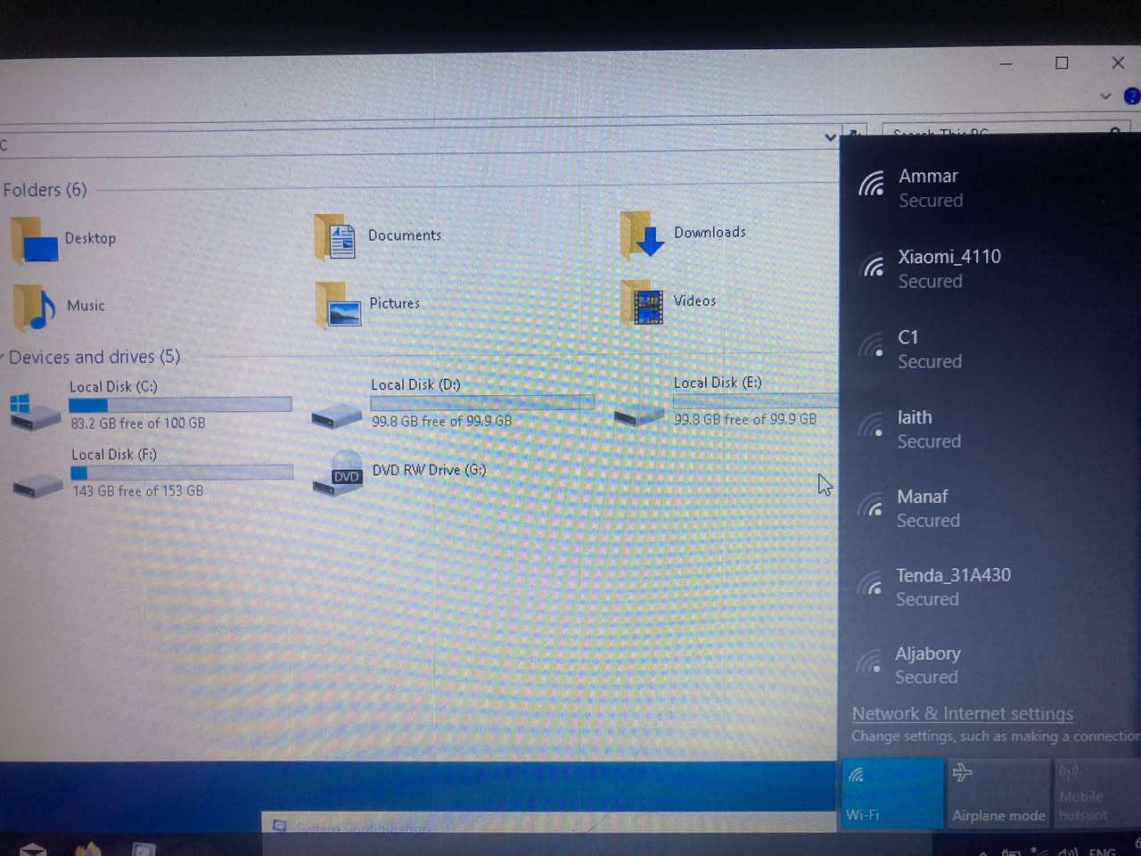 السلام عليكم
للبيع لاب توب hp pavilion g6 series
المعالج : core i5 2450M 
الرام : 4 GB 
كارت الشاشة داخلي : 1GB
الهارد  :HDD 500
الماوس والكيبورد ؛ يعمل 
البطارية : اقل من ساعة 
الشاشة : تعمل 
الواي فاي والبلوتوث :يعمل
الصوت ؛ يعمل 
منفذ العرض : يعمل HDMI - VGA  
الضرر : لايوجد كسر 
النظام التشغيل : ويندوز ١٠ مع البرامج 
التطبيقية والتعاريف 
الشاحنة : تعمل 
 
منافذ  USB : لاتعمل  على الفلاشات او اجهزة 
التخزين الخارجية 

السعر 70 الف 

واتساب 
للتوصل : ***********
