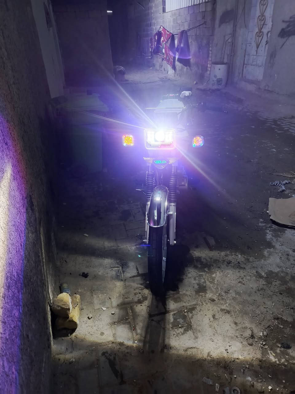 سلام عليكم دراجه سونك 5 كير مكينه 200 سيسي تشغيل عن بعد موديل 2025 وراق كامله مكينه مكفوله دراجه عله وضع شركه بعدهى سعر 750 قفل قفل ولموشراي لا يكسر بحلال لعالم لعنوان بغداد مدينت الصدر رقمي *********** شراي يخابر
