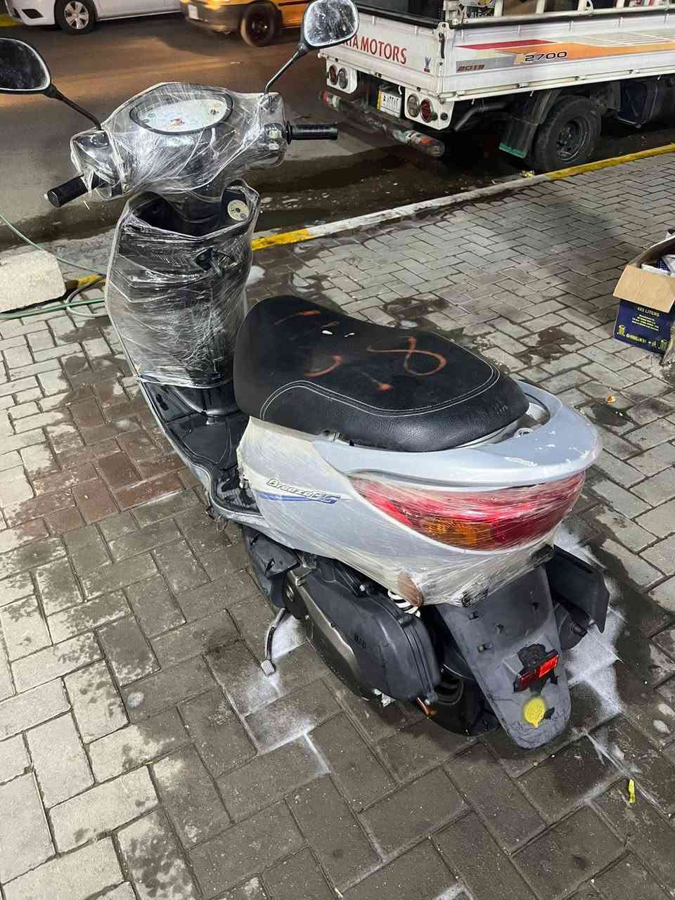 السلام عليكم عليكم دراجة بريز بغبغاء نوزل دراجه مكفولة كفاله عامة الدراجة خير من الله دراجة ماشية 23الف كم حقيقي دراجه مامتعوبة السعر مليون و١٠٠ وبيهة مجال للطيبين العنوان الدورة الطعمه لاستفسار على لارقام التالية***********
