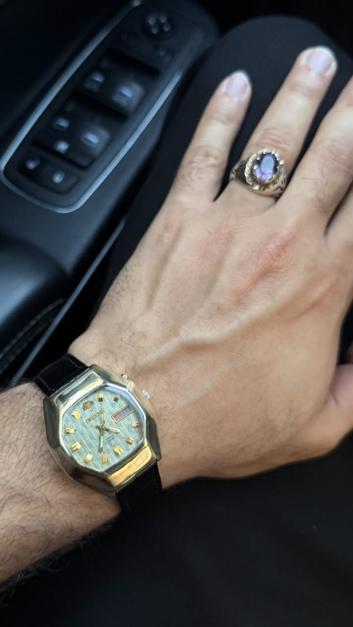 تونس حبيبي
Made in Japan 🇯🇵
اورينت ياباني اصلي وكالة
انتاج السبعينات 1970s
اوتوماتيك ⚙️
منفذ دي ديت
مينا تشطيب
21 حجر
نضافة فوول
السعر 140 الف


**إذا كنت صاحب هذا الإعلان وتريد حذفه لأي سبب، رجاءا أرسل رسالة إلى الدعم الفني**