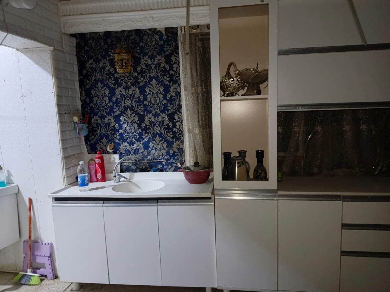 كاونتر خشب mdf 
سنك خشب ايضا ومرمر تركي مفصول عن الكاونتر تكدر تخليه بأي مكان عندك 
استخدام قليل ونظيف 
العنوان حي العباس 
الشراي يتواصل خاص السعر بيه مجال كربلاء, العراق


**إذا كنت صاحب هذا الإعلان وتريد حذفه لأي سبب، رجاءا أرسل رسالة إلى الدعم الفني**
