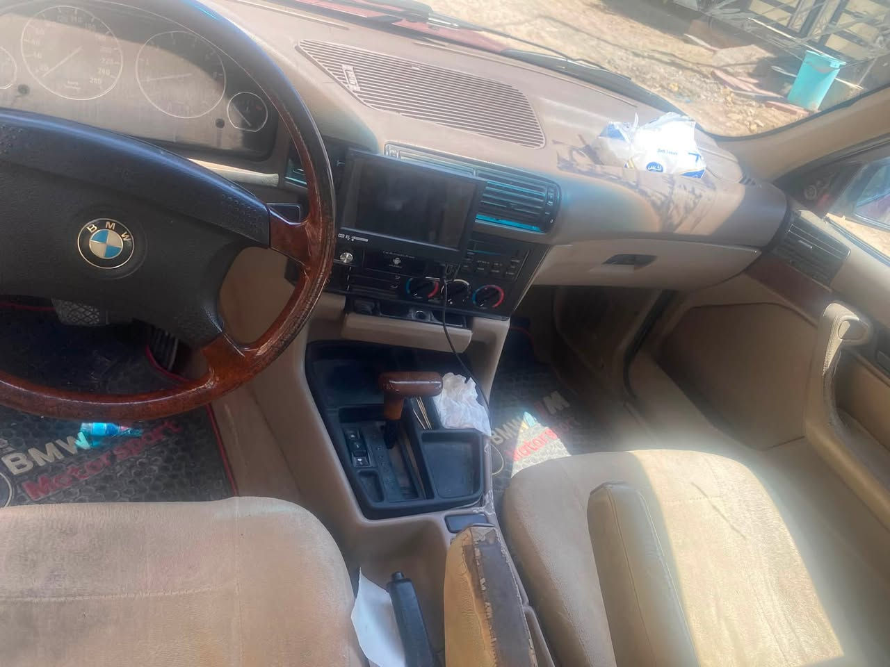 السلام عليكم
للبيع BMW موديل  ٩٣  الفئه 525 أصل 

رقم دهوك  دولي تحويل ثاني يوم 

محرك جديد 

صدر جديد 

كير —- خربطة بالنمر (عطل)

تخم تاير جديد 

بجم عريض 

 كهربائيات السياره كلها شغاله 

 مكينه عدله تبريد شغال 

السعر  قفل ٣٥ للاتصال ***********

